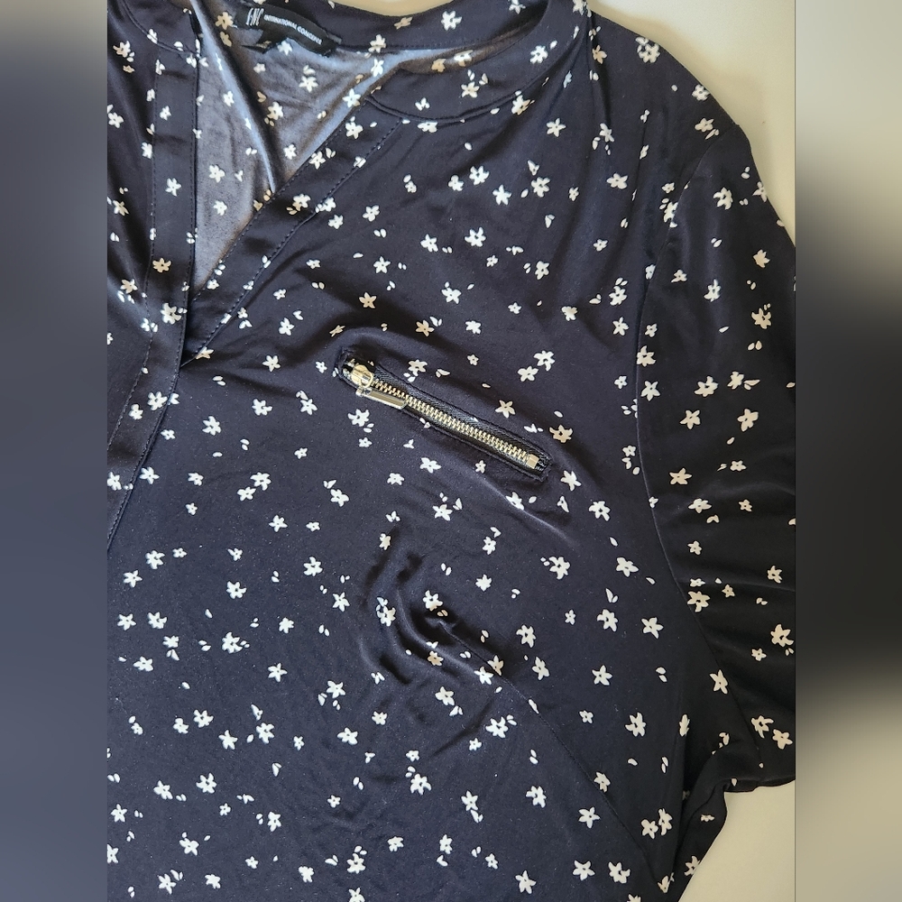 SOLD! INC Women's 3X Riley Ditsy Floral Pullover Long Sleeve - Picture 8 of 14